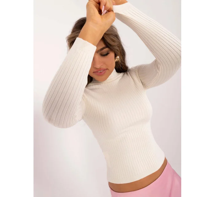Dámsky krémový sveter s rolákom (1909)