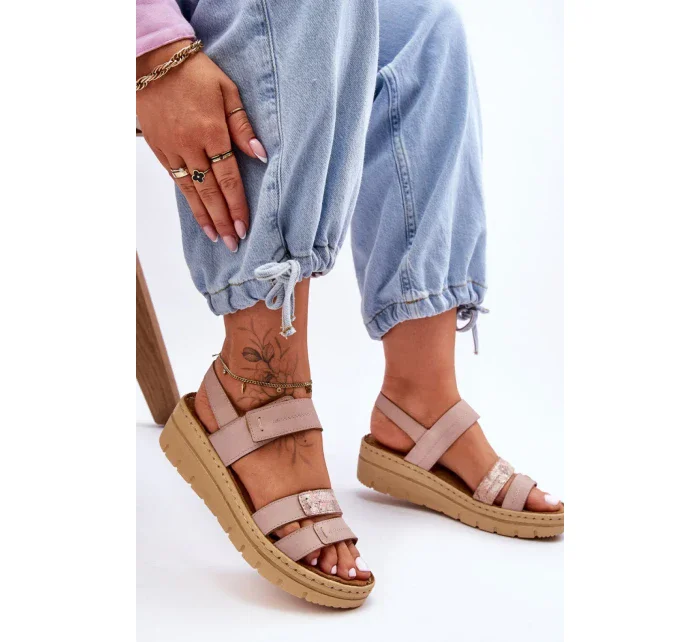 Model topánok na klinoch 181423 Krok v štýle