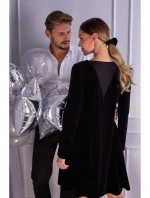 model 15107473 Sametové šaty uvolněného střihu černé - Moe model 15107473 Sametové šaty uvolněného střihu černé - Moe