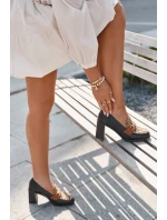 Dámské polobotky na podpatku s a zlatým detailem model 21709866 - Boto