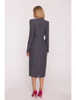 S412 Šaty v tvare ceruzky s ozdobnými ramenami - sivé