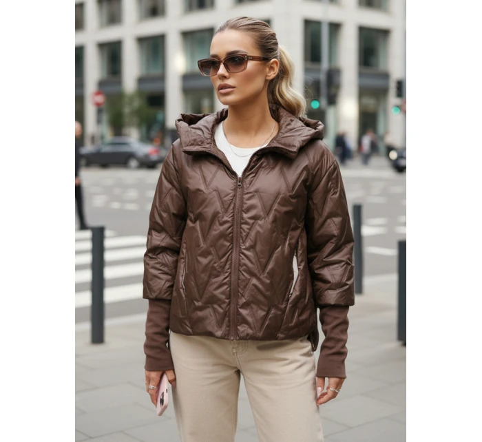 Dámska prechodná prešívaná bunda s kapucňou hnedá FashionStreet TY5613