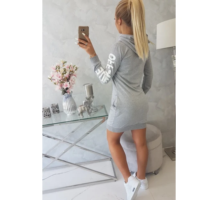 Šaty Off White grey model 18742187 - K-Fashion Šaty Off White grey model 18742187 - K-Fashion