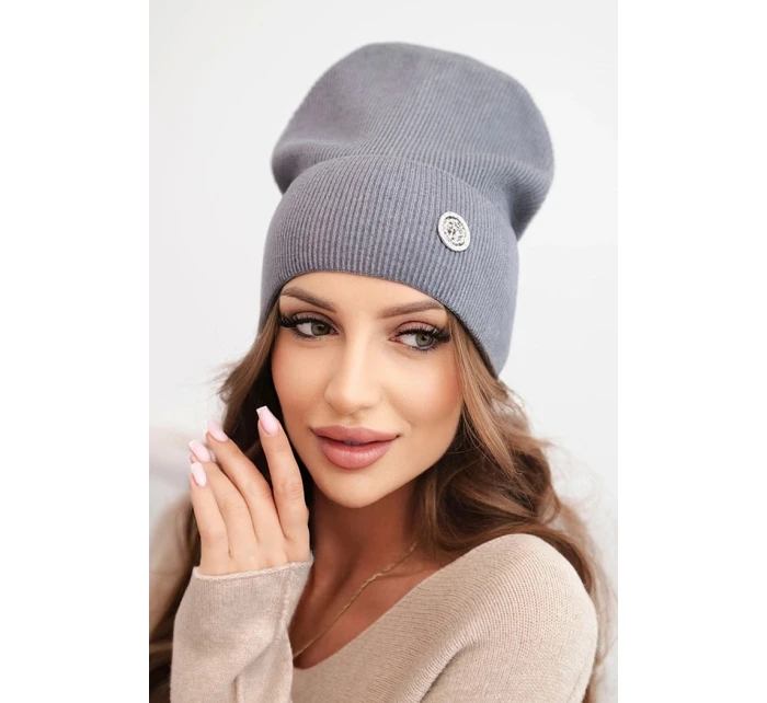 Dámska čiapka z modalu a viskózy s ozdobným gombíkom tmavosivá Dámska čiapka z modalu a viskózy s ozdobným gombíkom tmavosivá