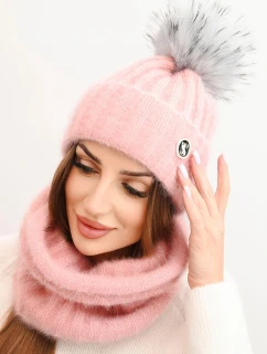 Dámská čepice s kapucí a pleteným vzorem bílá