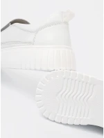 Štýlové biele dámske topánky na platforme Štýlové biele dámske topánky na platforme