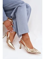 Dámské sandály na podpatku s a přezkou Zlaté model 22027843 - Boto