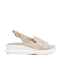 Pěkné dámské  sandály zlaté bez podpatku