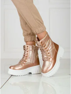 Jedinečné zlaté dámske snežnice na plochom podpätku