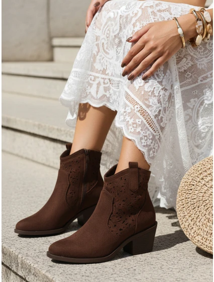 Dámske semišové ažurové boho hnedé čižmy FashionStreet ZY1356