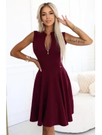 573-4 Exkluzívne šaty s rozšíreným spodným dielom a zipsom - bordové 573-4 Exkluzívne šaty s rozšíreným spodným dielom a zipsom - bordové