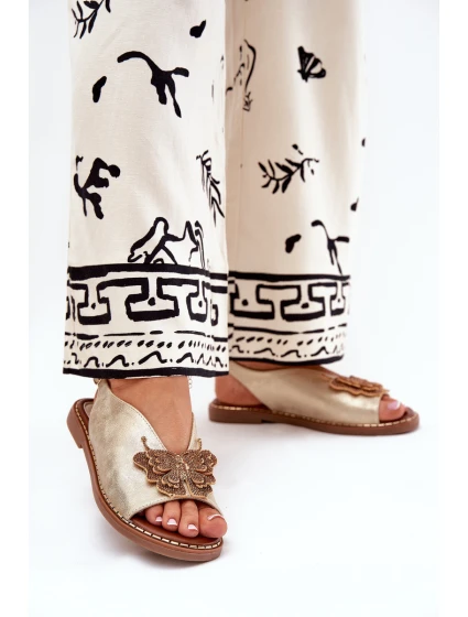 Dámské sandály na plochém podpatku se zdobením zlaté model 21686846 - Boto