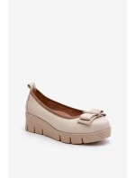 Kožené baleríny na platformě s ozdobou krémové Lewski model 21644614 - Boto