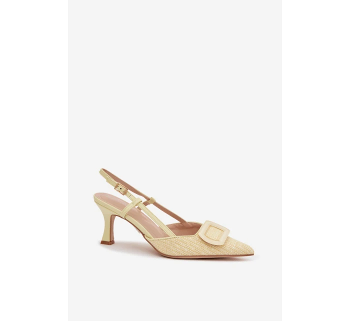 Sandále na podpätku model 225206 Vykročte štýlovo