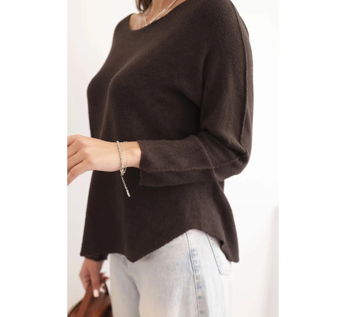 Dámsky viskózový sveter s dlhými rukávmi a okrúhlym výstrihom hnedej farby Dámsky viskózový sveter s dlhými rukávmi a okrúhlym výstrihom hnedej farby