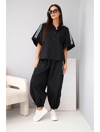 Dámský bavlněný model 22207069 komplet s lampasy na léto černý - K-Fashion Dámský bavlněný model 22207069 komplet s lampasy na léto černý - K-Fashion