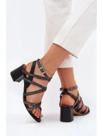 Sandále na podpätku model 215004 Vykročte štýlovo