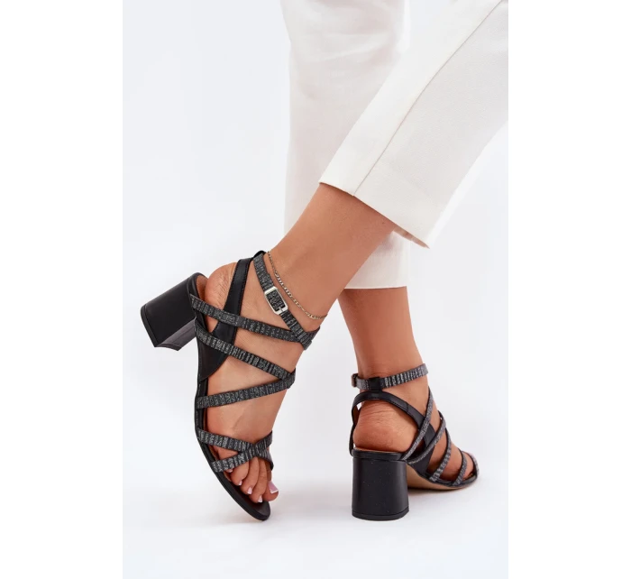 Sandále na podpätku model 215004 Vykročte štýlovo