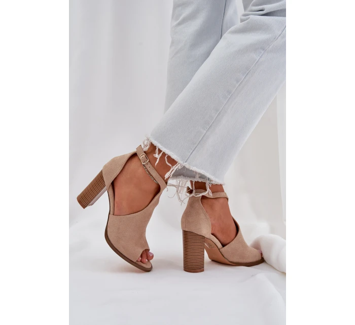 Sandały Na Słupku Z Eko Zamszu Beżowe Lanadriena
