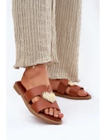 Dámské sandály na plochém podpatku se zlatou ozdobou model 21697080 - EVENTO Dámské sandály na plochém podpatku se zlatou ozdobou model 21697080 - EVENTO