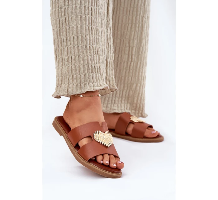 Dámské sandály na plochém podpatku se zlatou ozdobou model 21697080 - EVENTO Dámské sandály na plochém podpatku se zlatou ozdobou model 21697080 - EVENTO