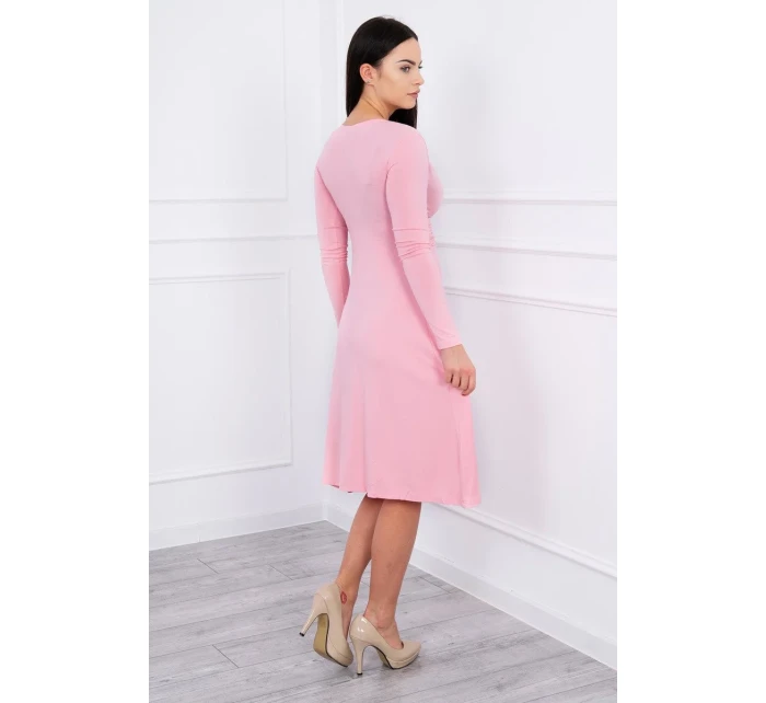 Šaty s průstřihem pod prsy pudrově růžové