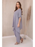 Sada halenka + kalhoty s přívěskem model 20710858 šedá - Koucla Sada halenka + kalhoty s přívěskem model 20710858 šedá - Koucla