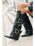 Kozačky ke kolenům na klínu s ohrnutým svrškem a sponami model 21677855 - Boto