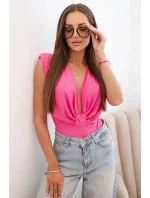 Dámska saténová blúzka s hlbokým výstrihom ružová