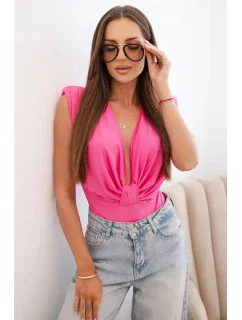 Dámska saténová blúzka s hlbokým výstrihom ružová