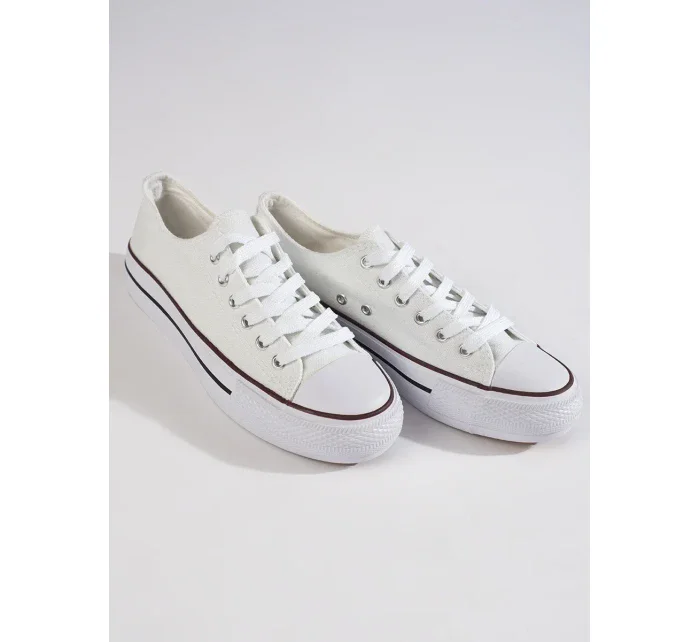 Zaujímavé biele tenisky pre ženy bez podpätku Zaujímavé biele tenisky pre ženy bez podpätku