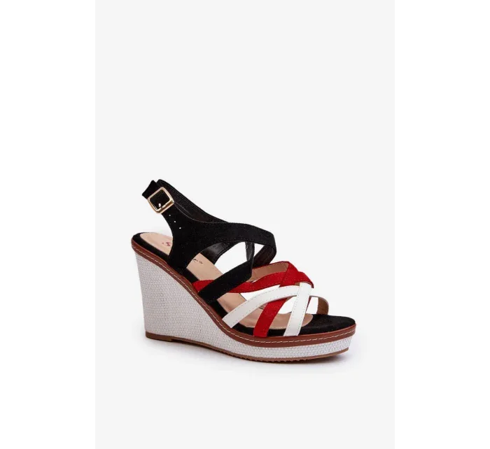 Model topánok na podpätku 197174 Krok v štýle Model topánok na podpätku 197174 Krok v štýle