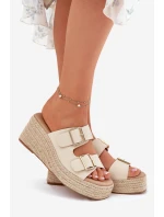 Klapki Damskie Na Koturnie Z Plecionką I Klamrami Beżowe Pasinea Klapki Damskie Na Koturnie Z Plecionką I Klamrami Beżowe Pasinea