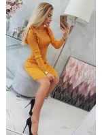 Priliehavé svetrové šaty s gombíkmi horčicovej farby