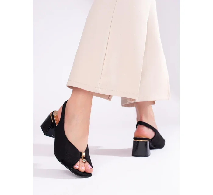 Výborné dámské černé sandály na širokém podpatku Výborné dámské černé sandály na širokém podpatku
