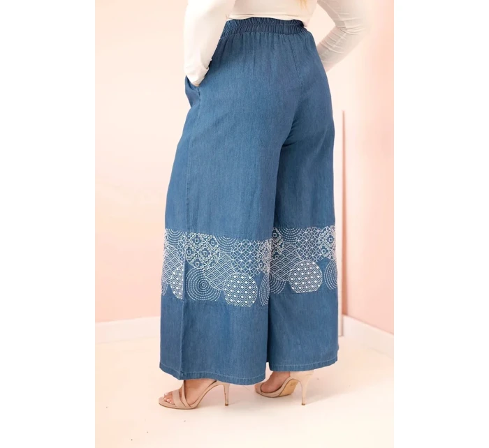 Dámské kalhoty Plus Size se širokými nohavicemi a model 21156793 výšivkou džínové - K-Fashion
