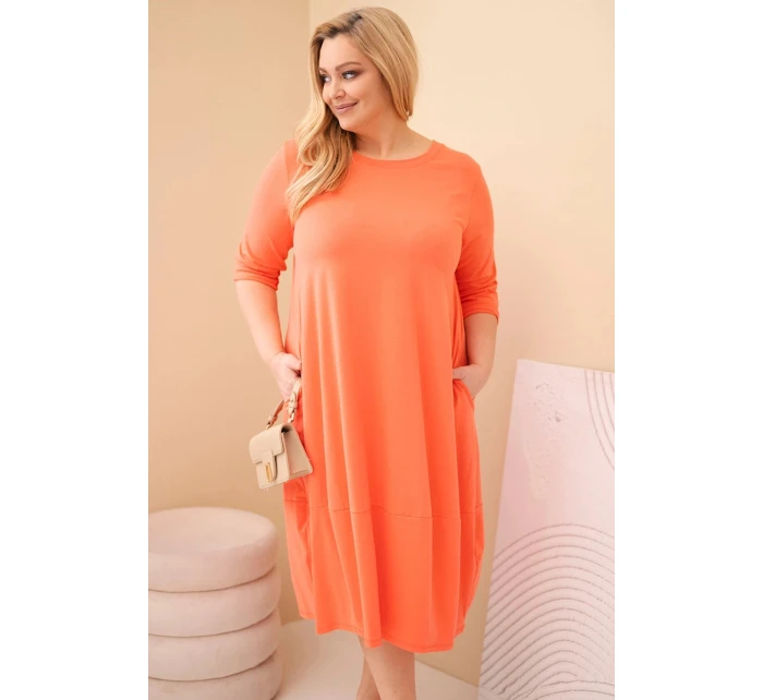 Dámske bavlnené plus veľkosť šaty s vyhrnutými rukávmi a vreckami marhuľová Dámske bavlnené plus veľkosť šaty s vyhrnutými rukávmi a vreckami marhuľová