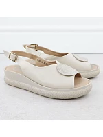 Dámské sandály na platformě se zirkony béžové model 22134919 - FILIPPO