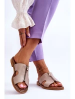 Damskie Klapki Z Ozdobnym Zamkiem Beżowe Lemar Clarence Damskie Klapki Z Ozdobnym Zamkiem Beżowe Lemar Clarence