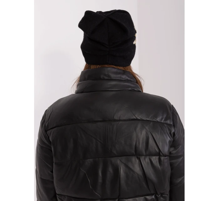 Čiapka AT CZ 2329 1.85 čierna a béžová Čiapka AT CZ 2329 1.85 čierna a béžová