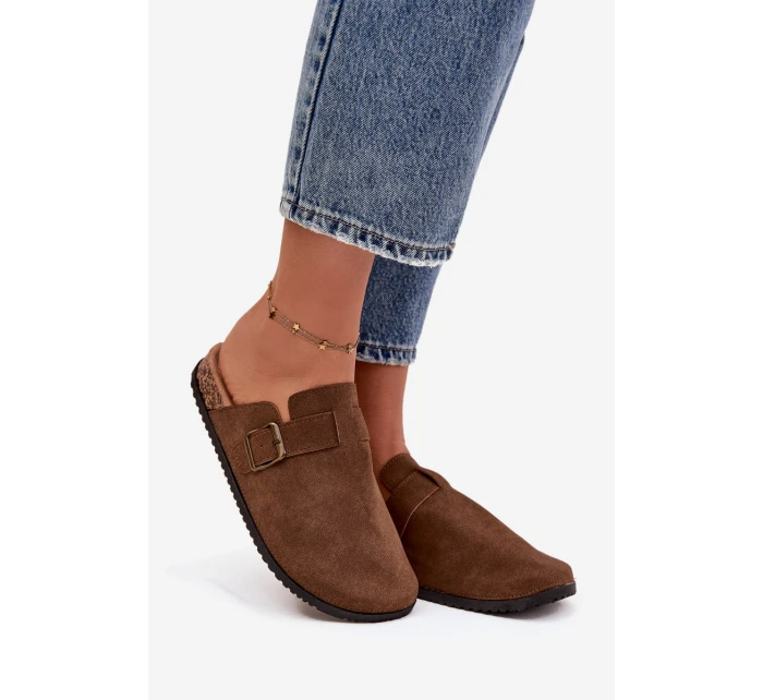 Dámské pantofle a na platformě s přezkou Hnědé model 21752766 - Boto