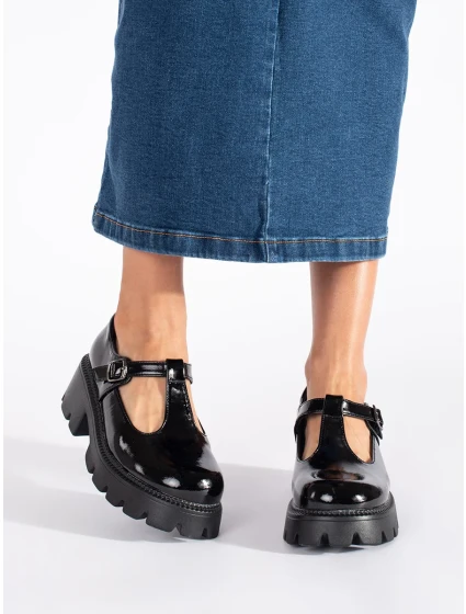 Exkluzívne dámske čierne topánky na platforme Exkluzívne dámske čierne topánky na platforme