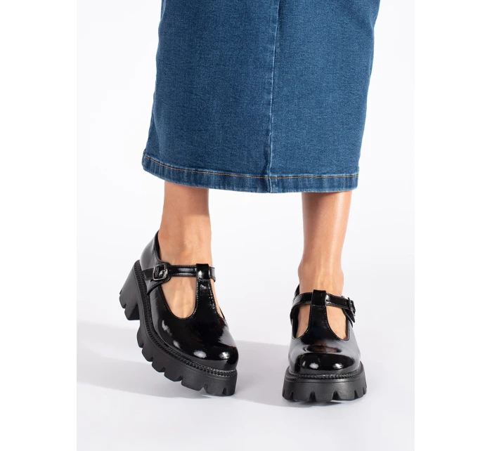 Exkluzívne dámske čierne topánky na platforme Exkluzívne dámske čierne topánky na platforme