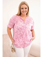Dámská bavlněná halenka Plus Size s krátkým rukávem a ozdobným knoflíkem světle růžová