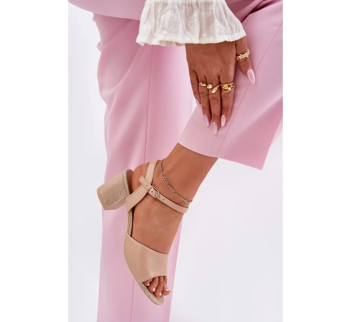 Sandále na podpätku model 213011 Krok vo veľkom štýle