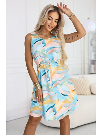 296-15 VICTORIA Trapézové letné šaty vo farebných vlnách - citrónovo modré