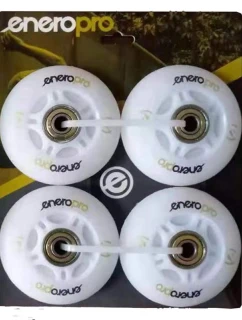 KOLIESKOVÉ KORČULE ENERO PRO PU 64 MM 4 KS S LOŽISKAMI ABEC 7 LED