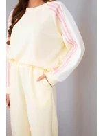 Dámský máslový komplet s lampasem a model 22015438 žlutý - K-Fashion Dámský máslový komplet s lampasem a model 22015438 žlutý - K-Fashion