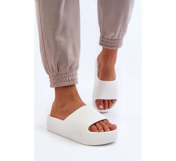 Dámské žabky na tlusté podrážce bílé model 21649910 - Boto Dámské žabky na tlusté podrážce bílé model 21649910 - Boto