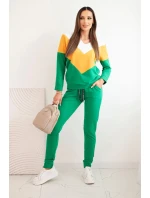 Dámska súprava s výstrihom do V zelená Dámska súprava s výstrihom do V zelená